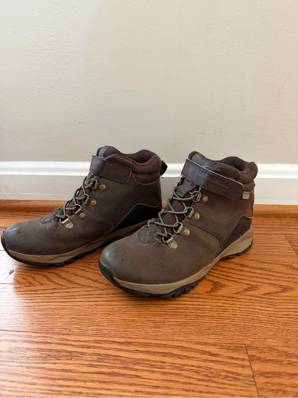 Merrell Kids’ Alpine Boot: Brown Leather Hiking Boots